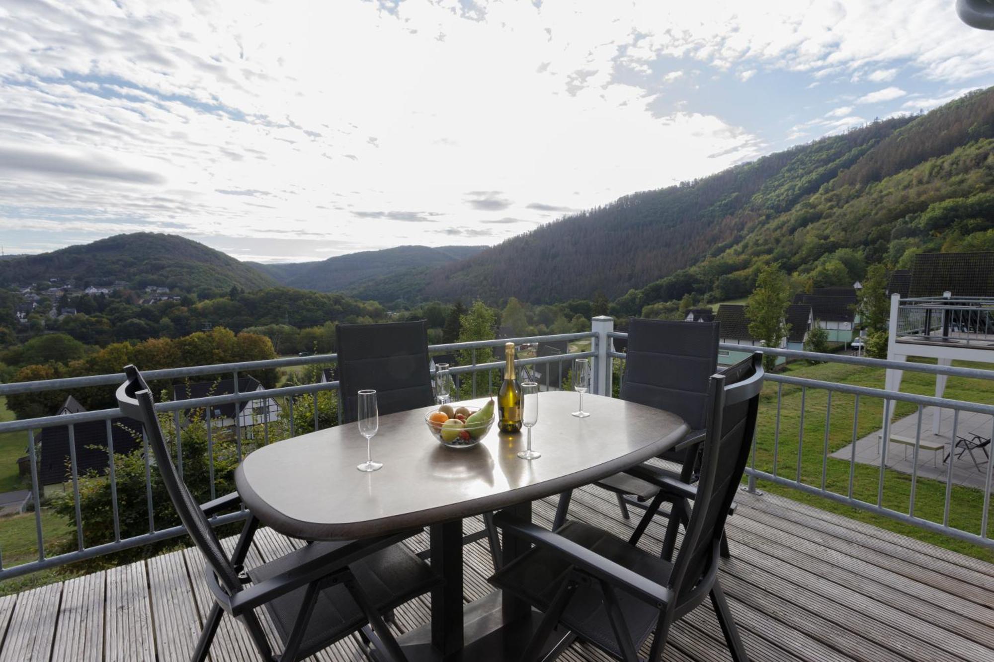 Dormio Resort Eifeler Tor Хаймбах Номер фото